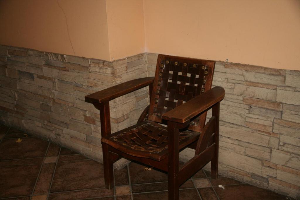 Hostal Acella Пампона Екстериор снимка The chair used by the victims